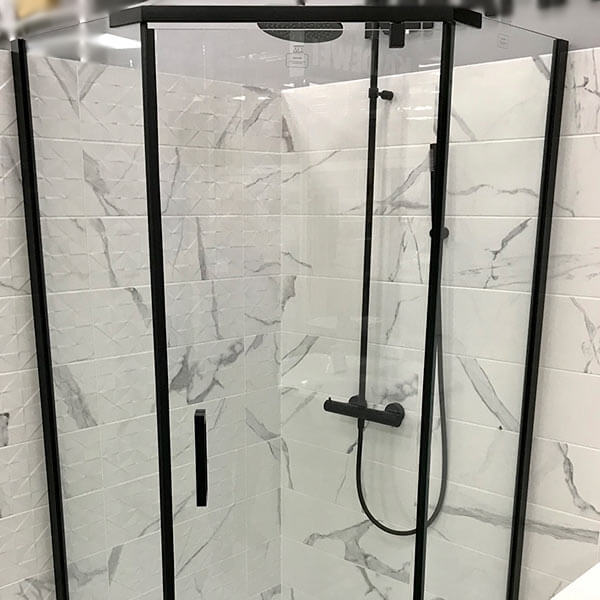 Душевой уголок AVS Трапеция 100x100 профиль черный матовый, стекло прозрачное Душевой уголок AVS Трапеция 100x100 профиль черный матовый, стекло прозрачное