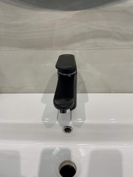 Смеситель для раковины Grohe Eurosmart Cosmopolitan 23327KW0 черный матовый