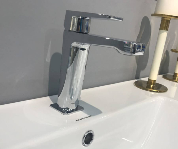 Смеситель для раковины Remer DREAM D10 хром Смеситель для раковины Remer DREAM D10 хром