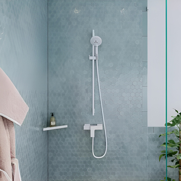 Душевая штанга с шлангом Hansgrohe Unica 28631700 белый матовый